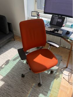Steel case chair