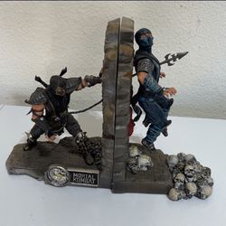 Mortal Kombat 9 Kollector's Edition Scorpion Sub-Zero Bookends 9" Statue