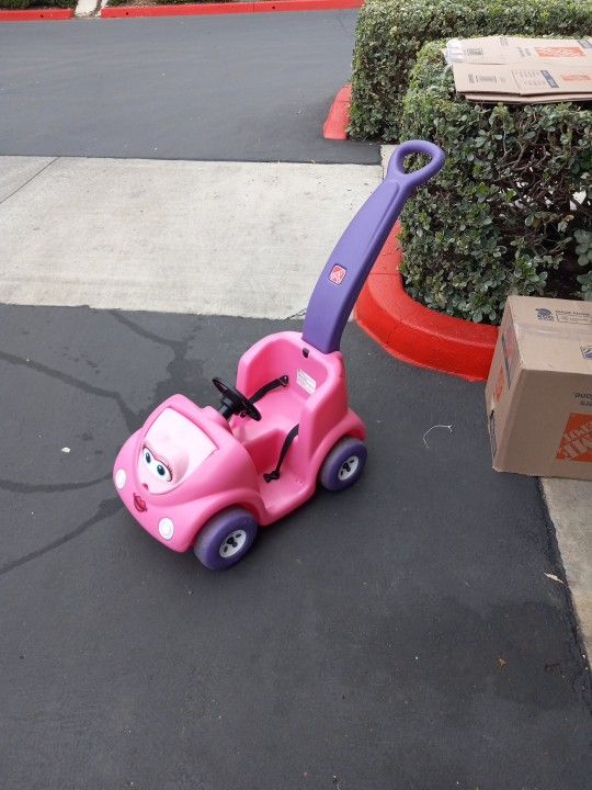 Step 2 Girls Pushing Cart
