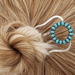 A Western Style Retro Decorative Hair Clip And Bun Styling Tool For Fashionable