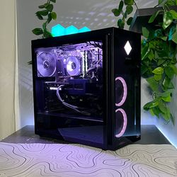 Gaming PC: RTX 3070 | Ryzen 7 | 16GB RAM