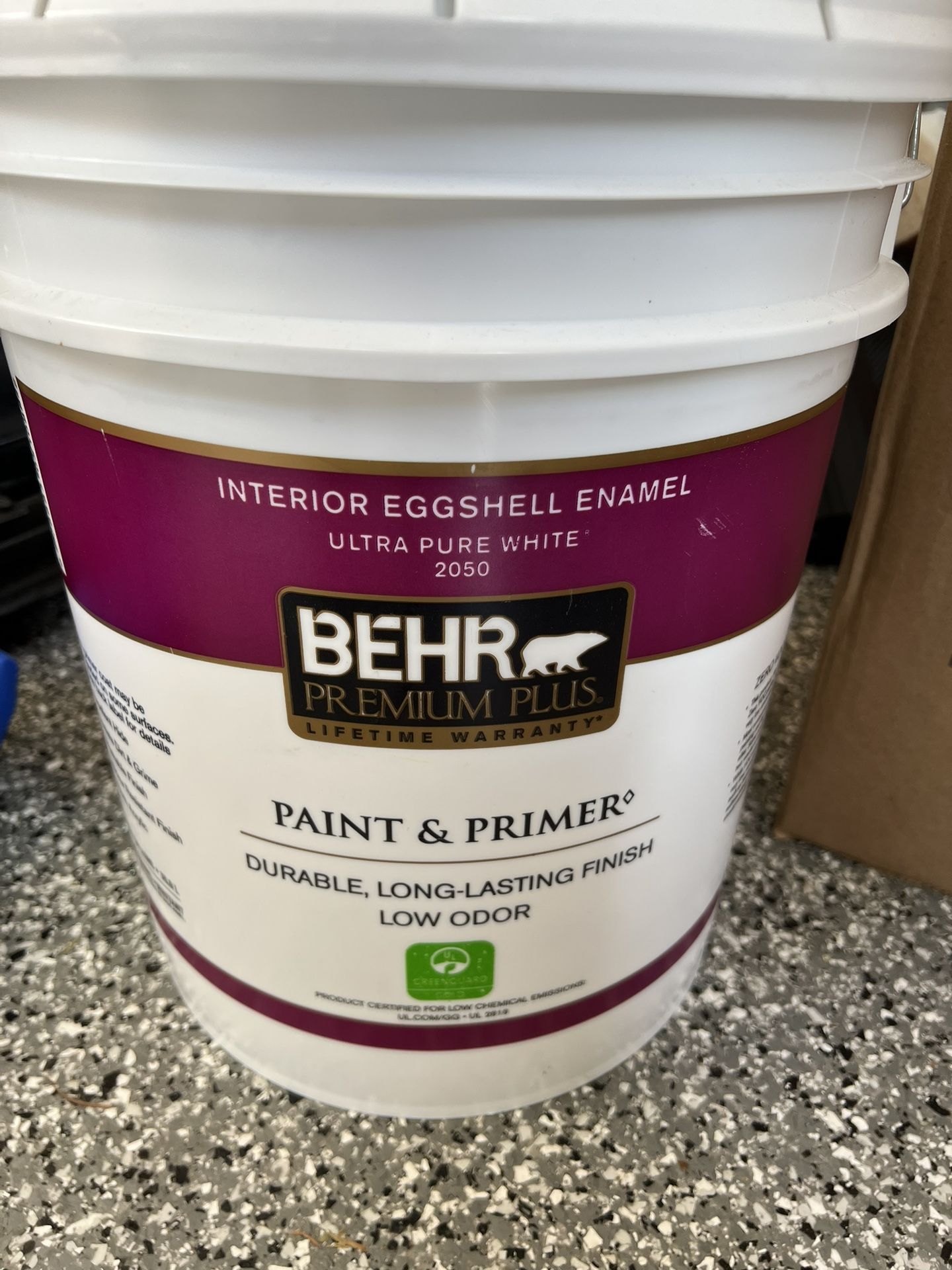 5-gallon BEHR Paint Light Grey (gray cloth)
