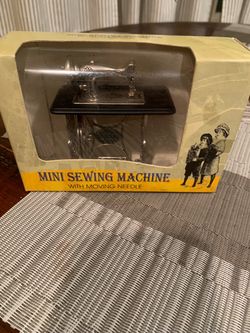 Mini Sewing Machine with Moving Needle