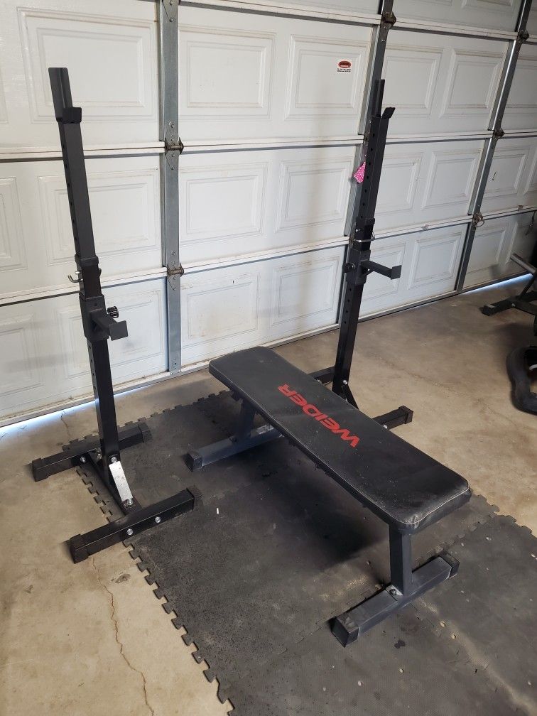 Weight Bench With adjustable Squat Rack With Set Of Spotters...