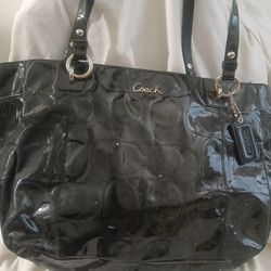 Black COACH PATENT LEATER CATCHALL BAG
