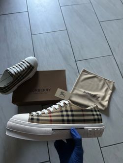 Men’s Burberry Shoes Size 9
