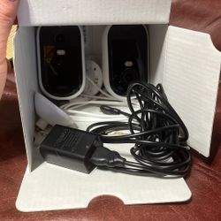 2x Arlo Essential Spotlight Cameras + Echo Show 5 (3rd Gen) – Brand New