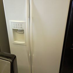 GE Refrigerator 