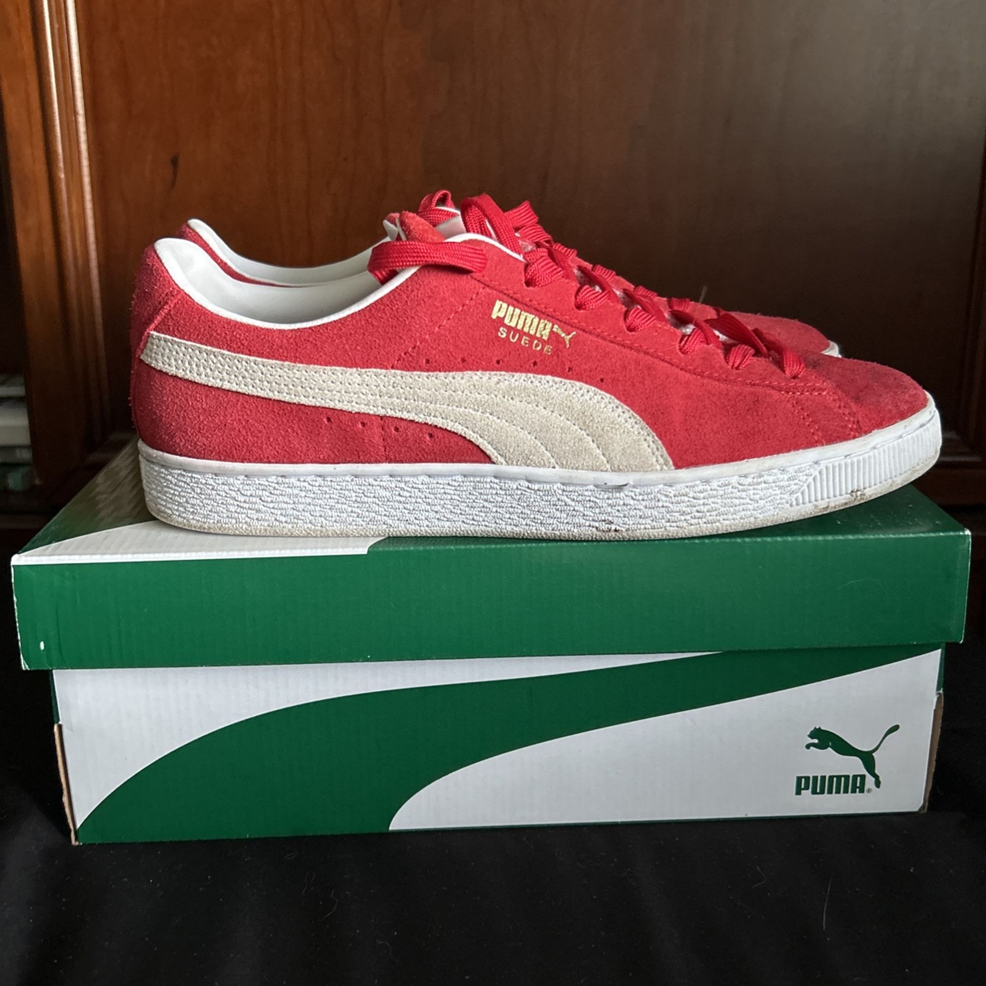 Suede Classic Red Pumas