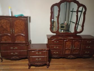 Queen size bedroom set