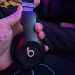 Beats Solo 4 Active Noise Cancellation