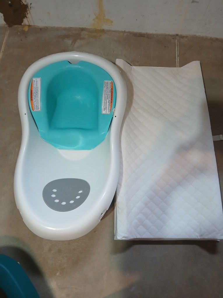 Fisher Price Bath Tub And Changing Diaper