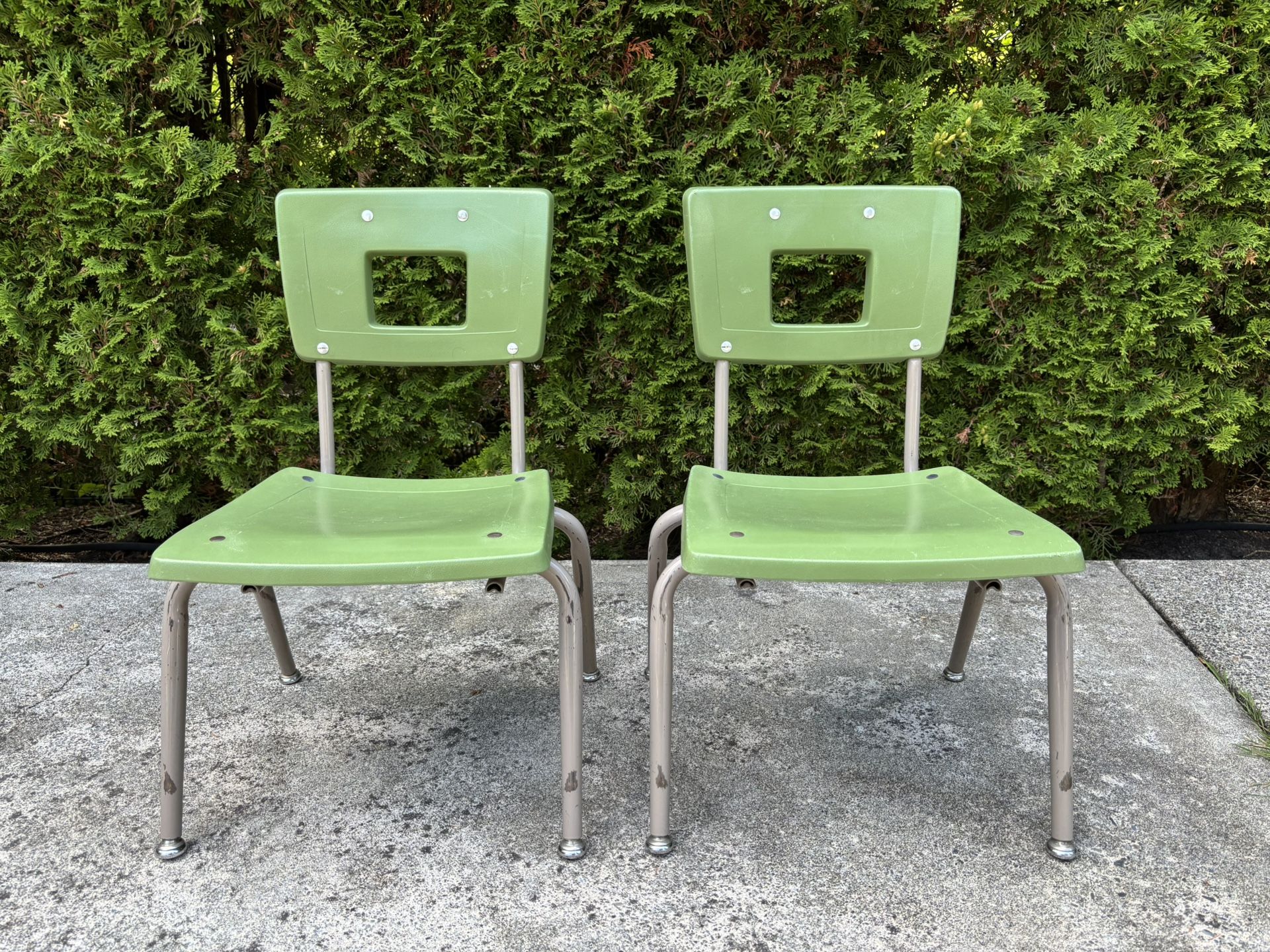 Pair Of Vintage Toddler / Preschool Sunday School Chairs