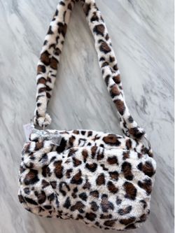 Gilda Paris put handbags