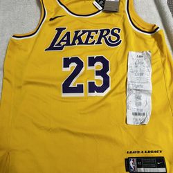 BRAND NEW NEVER WORN 