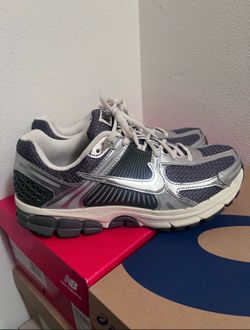 Nike Zoom Vomero 5 Size 10.5 Men Size 12 Women