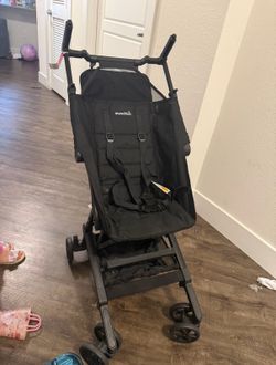 Munchkin travel stroller