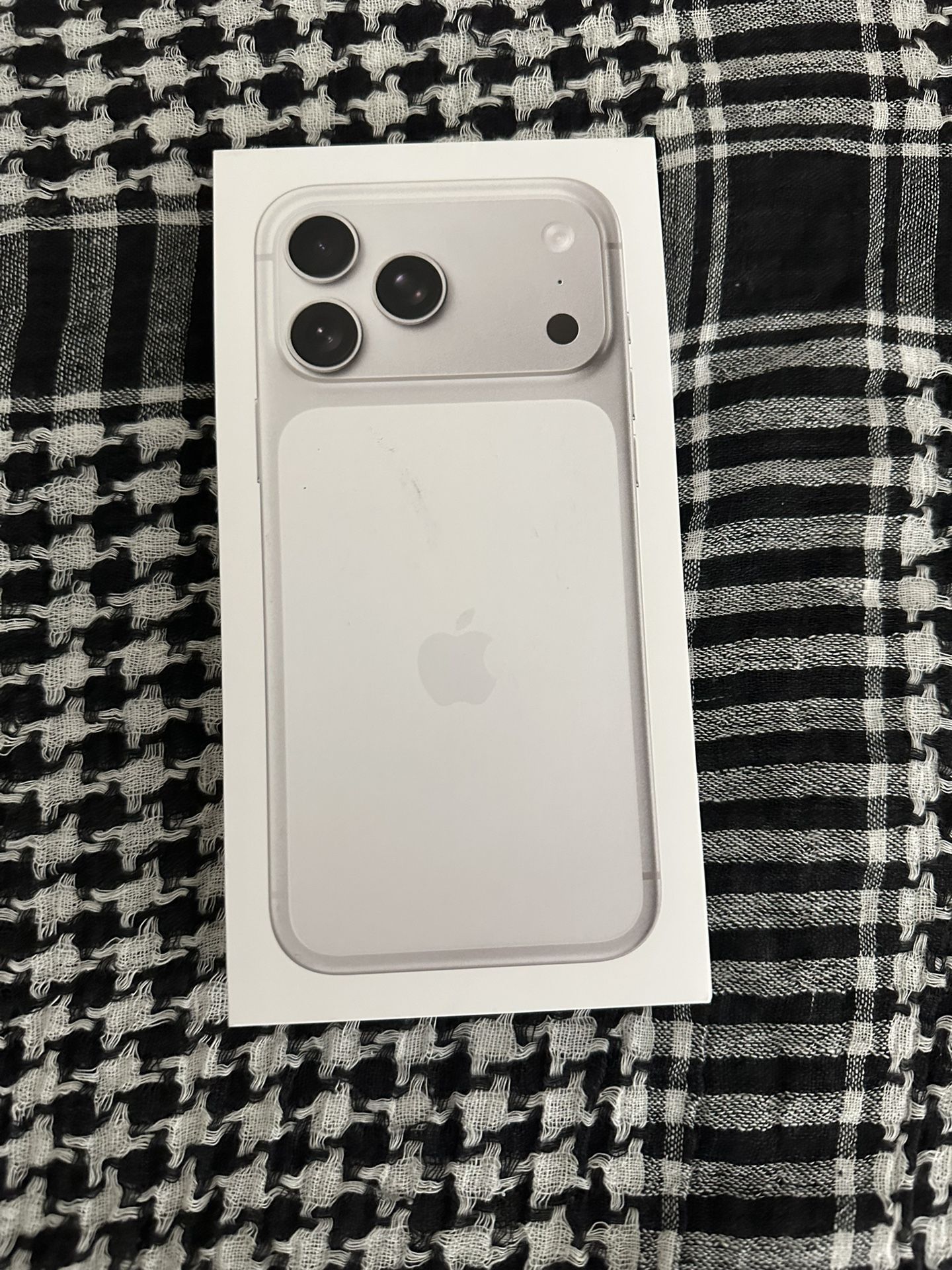 Apple iPhone 17 pro max 1TB Silver unlocked new