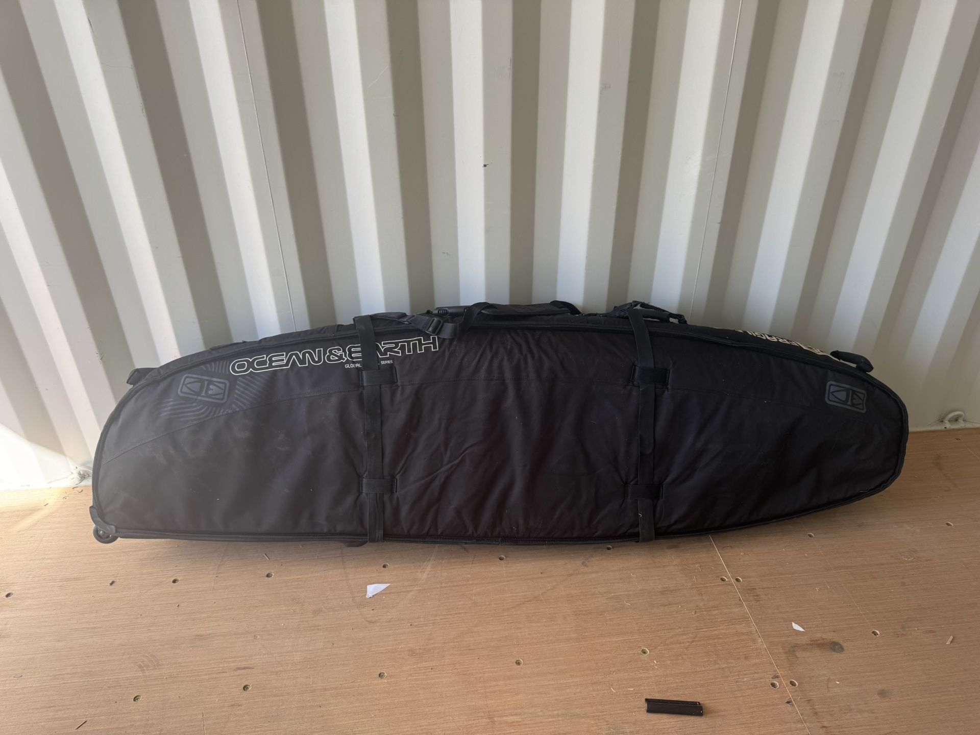 O&E HYPA SHORT BOARD COFFIN TRAEL BAG - 4-BOARD 7'6" BLACK
