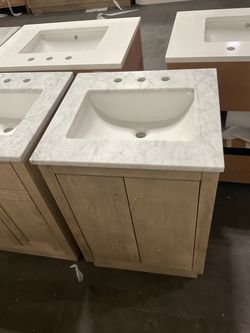 24” Grey Oak Solid Wood Bathroom Vanity with Marble Top (V192)