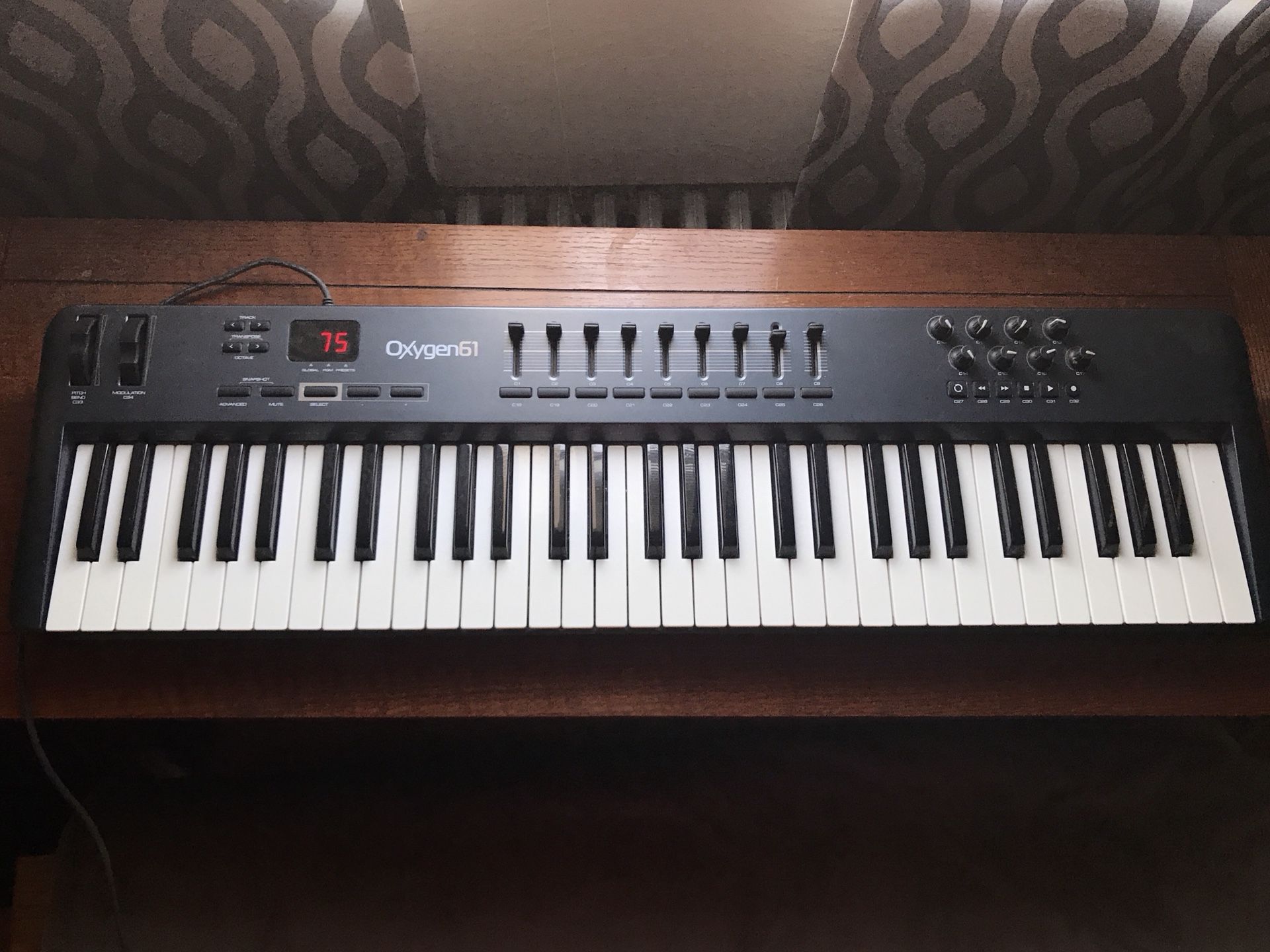 Oxygen 61 Midi Keyboard Controller