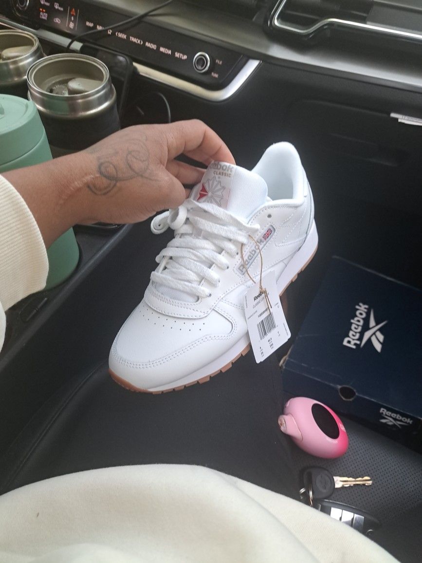 Size 8 Unisez Classic Leather Reebok
