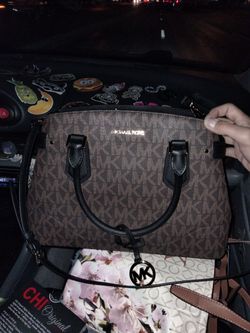 Micheal Kors Purse 
