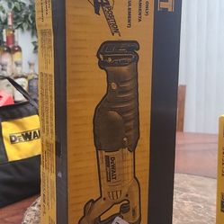 DeWALT SAW