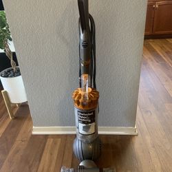 Vacuum dyson ball multifloor 2