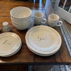 For placesetting of dishes by love circles.