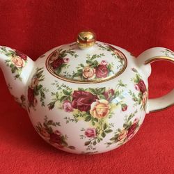ROYAL ALBERT OLD COUNTRY ROSES TEA COFFEE POT 22K GOLD ACCENT                 AG