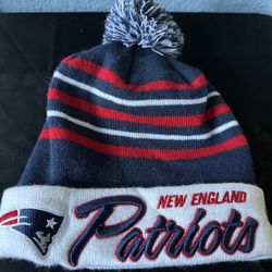 NFL New England Patriots Embroidered Navy Blue With Stripes Men’s Winter Beanie With Pom
