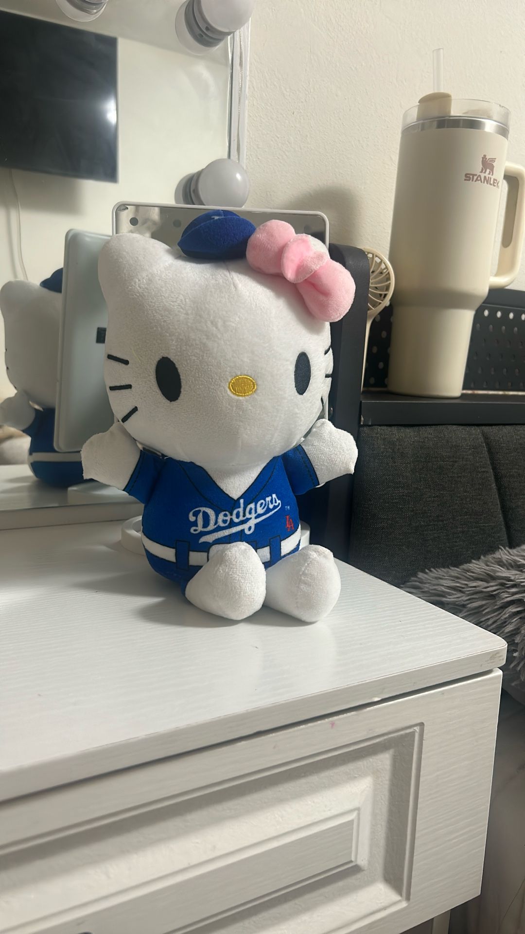 Hello Kitty (Dodgers Theme) 💙