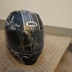 Bell Motorcycle Helmet – XL – Skeleton Graphic

