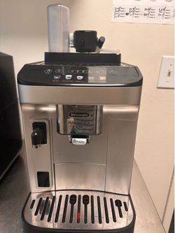 De’Longhi Magnifica Evo Automatic Espresso Machine