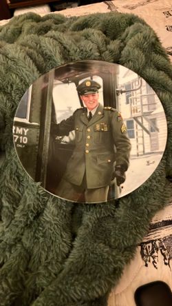 Elvis Presley Collectors Plate 