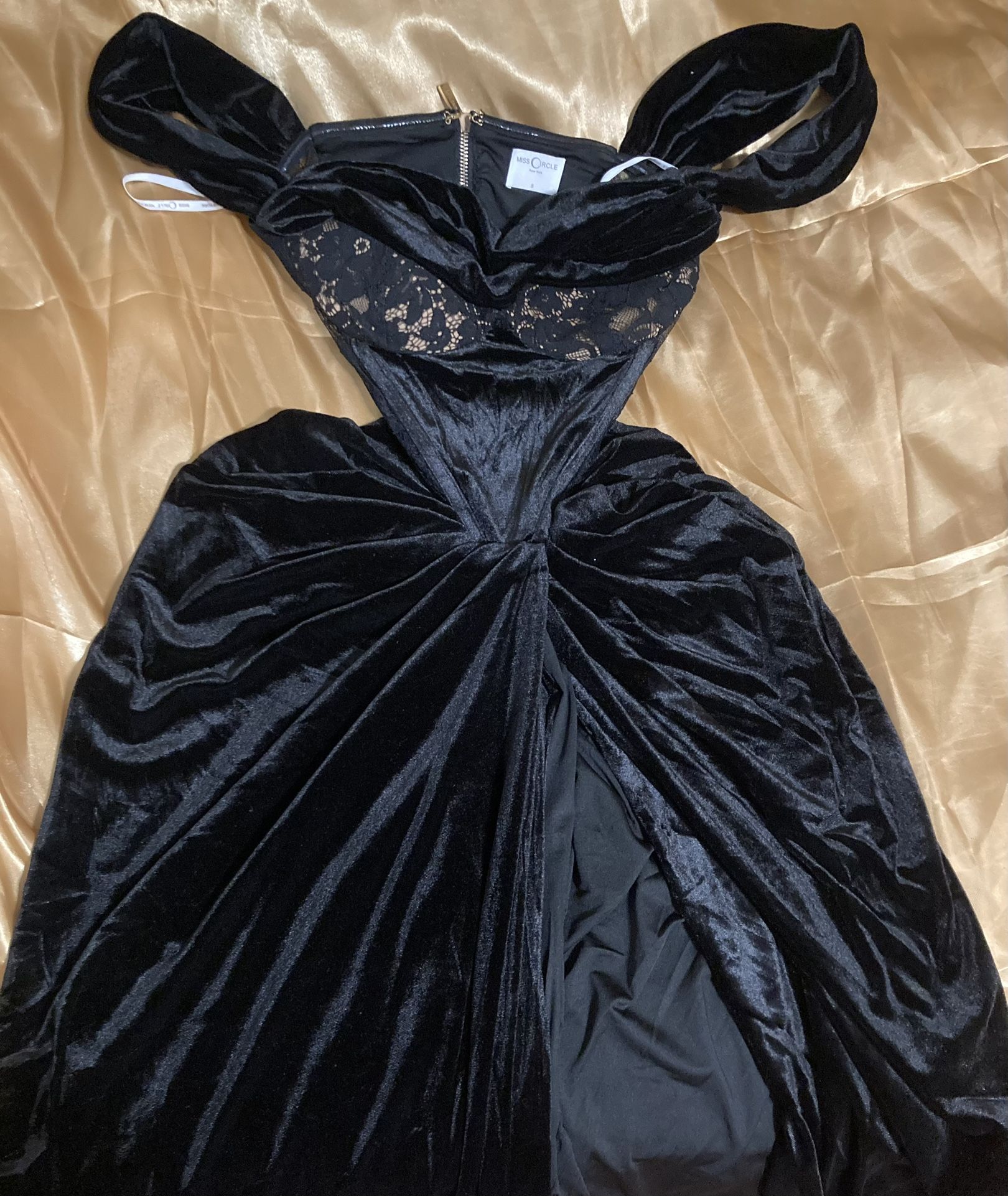 Miss Circle New Work Velvet Prom Dress, Size Small