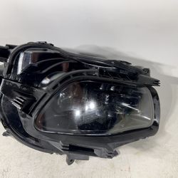 Headlight Black RH HID/Xenon Fits 2014 2015 2016 2017 2018 Jeep Cherokee (contact info removed)8AG TABS BROKEN