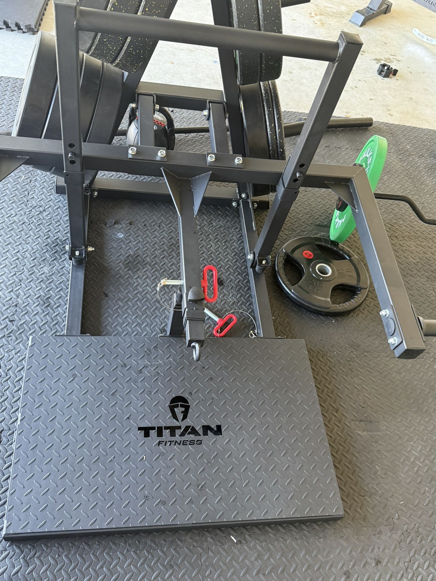 Titan Fitness Belt Squat Machine