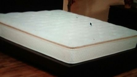 Barter iPad or iPhone for king or queen mattress and boxspring set