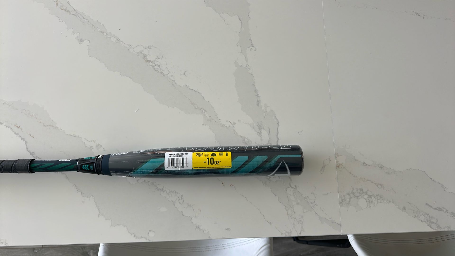 30inch Louisville Kryo bat-Brand new In Plastic