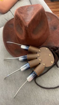 Freddy Kruger glove and hat