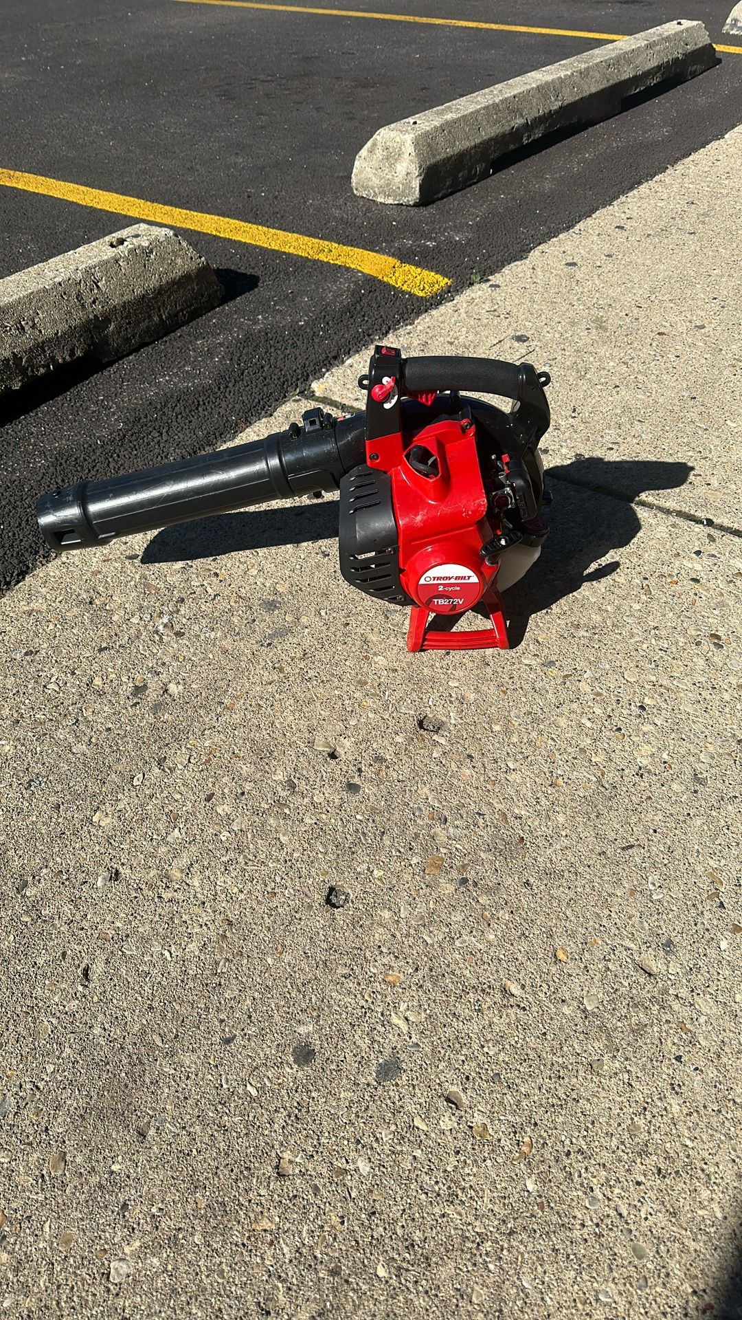 Troy-Bilt TB272V 2-Cycle Handheld Leaf Blower
