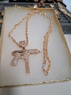 14K gold plated rope chain and pendant