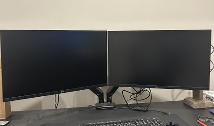 2 LG Monitors