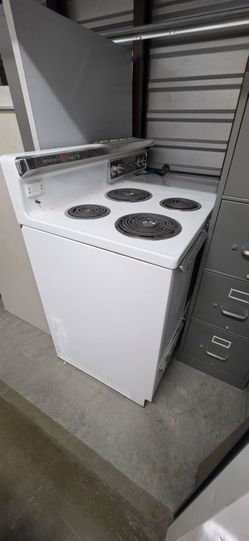 1940s 1950 vintage white GE stove/over