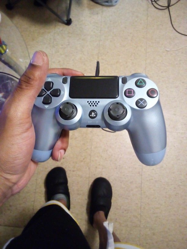 PS4 Controller