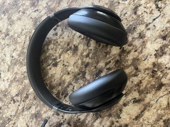 Pretty Much Brand New Beats Solo Pros Black With Active Noise, Canceling With Original Case And Charge