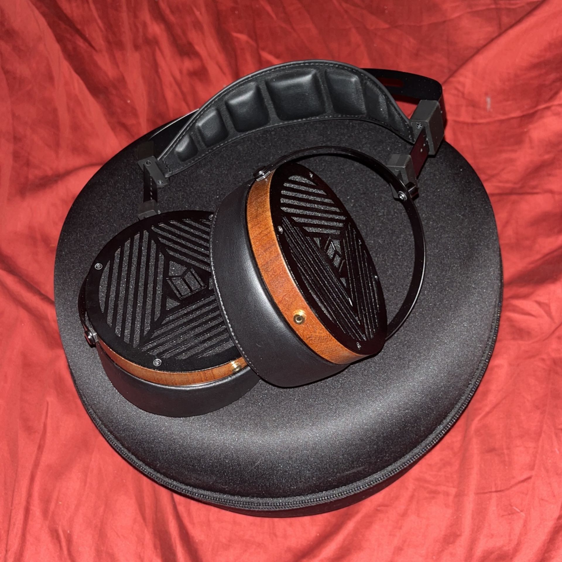 Monoprice Monolith M1060 Planar Magnetic Headphones