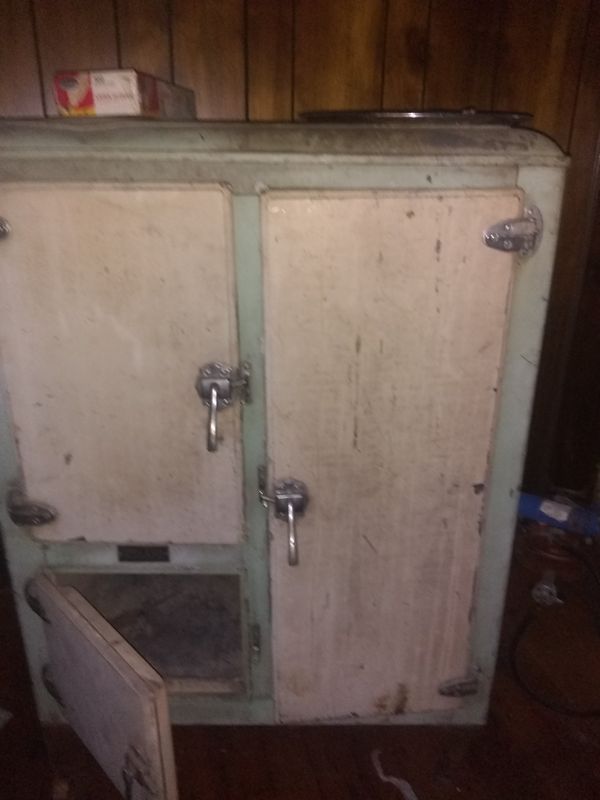 Antique Fridge, Ice Box for Sale in Laurens, SC OfferUp